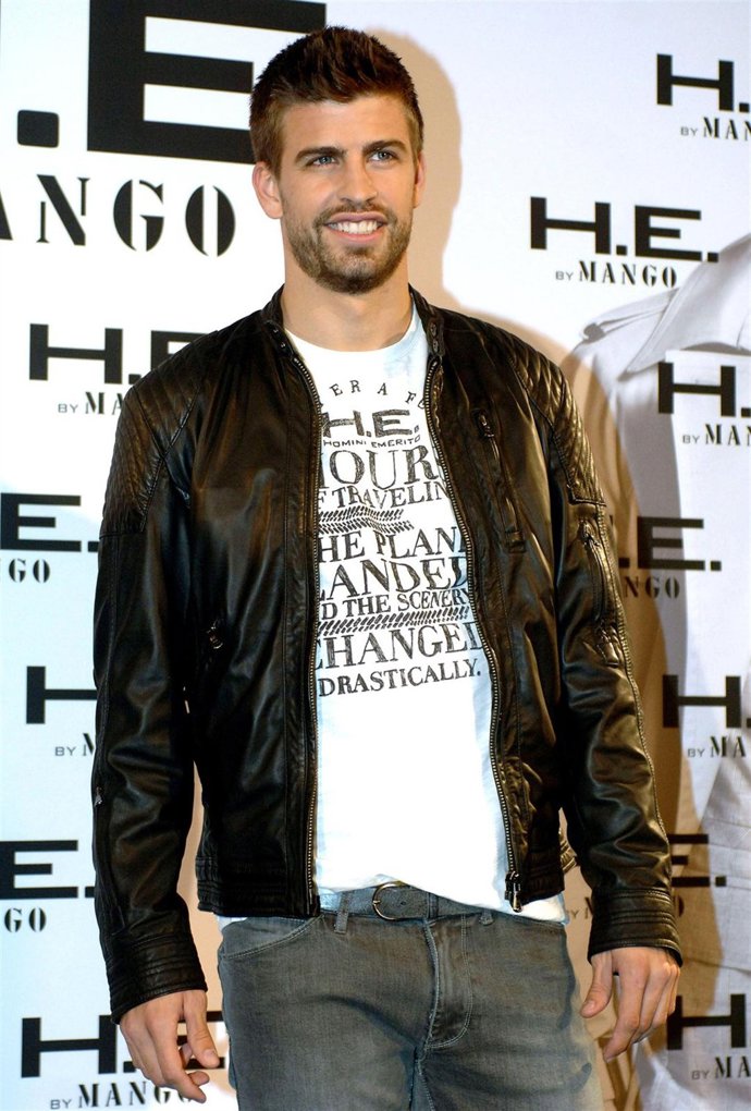 Gerard Piqué en rueda de prensa de Mango