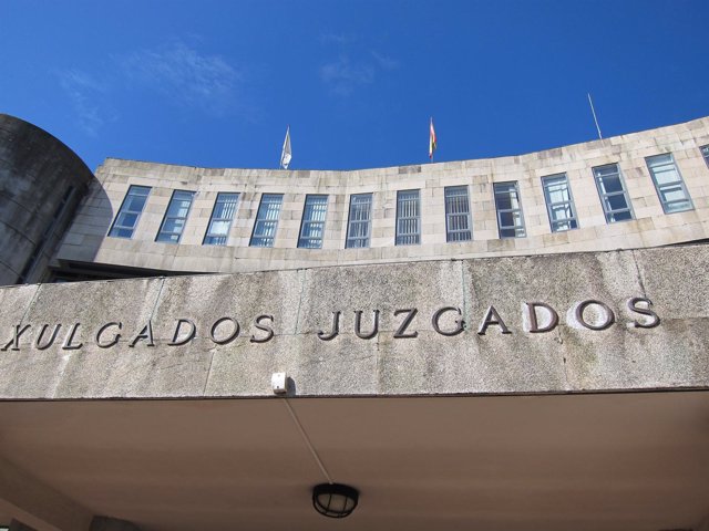 Juzgados De Santiago, En Fontiñas