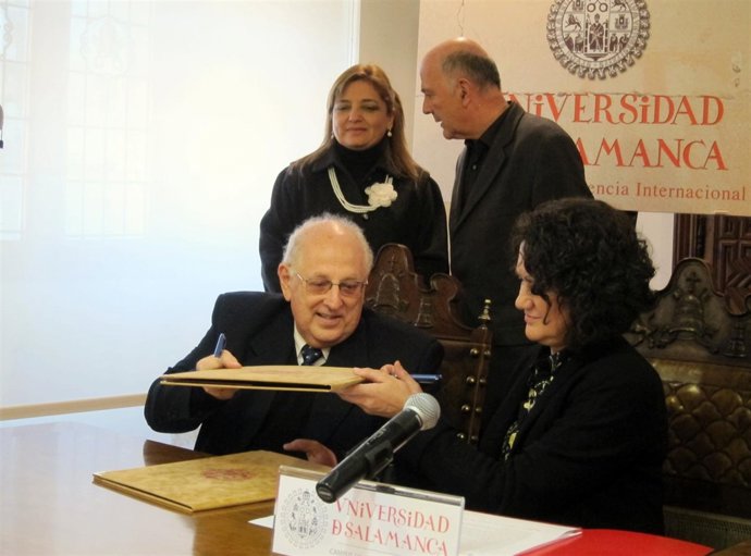 Firma del acuerdo por las universidades de Salamanca y Columbia de Paraguay