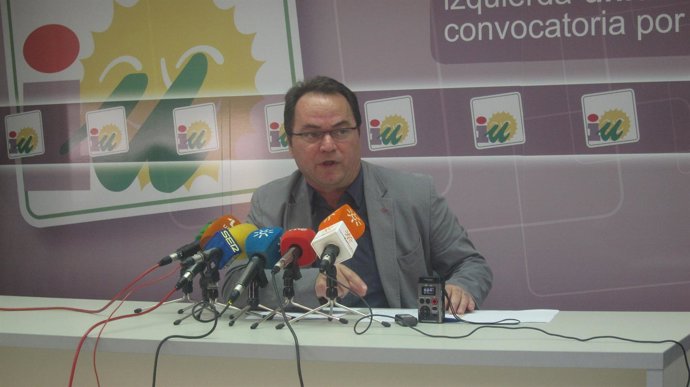 El responsable de Organización de IULV-CA en Huelva, Francisco Camacho.