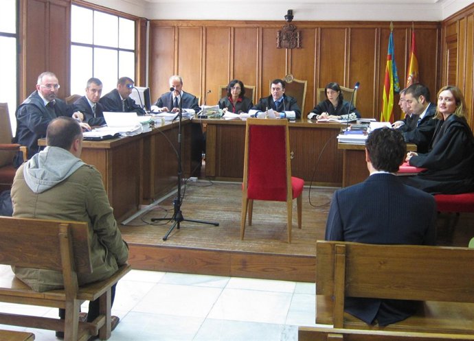 Juicio por presuntas torturas y agresión a la autoridad ocurridas en Jávea