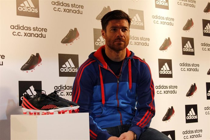 Xabi Alonso Presentacion Zapatillas Adidas