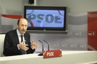Rubalcaba apoya la huelga de la sanidad madrileña