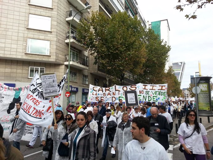 Manifestación por la Sanidad Pública en Madrid #TsunamiBlanco