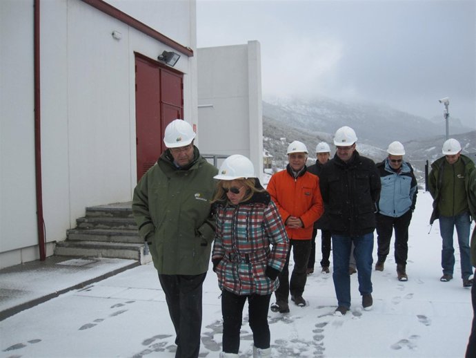Carrasco y De la Fuente visitan la estación de esquí de San Isidro