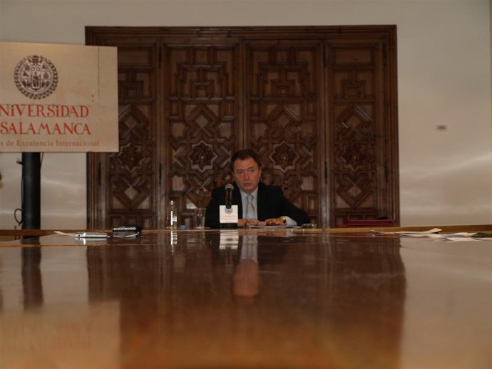 Manuel Carlos Palomeque en un acto en la USAL 