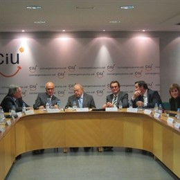 X.Trias, J.A.Duran, J.Pujol, A.Mas, J.M.Pelegrí, N.De Gispert (CiU)