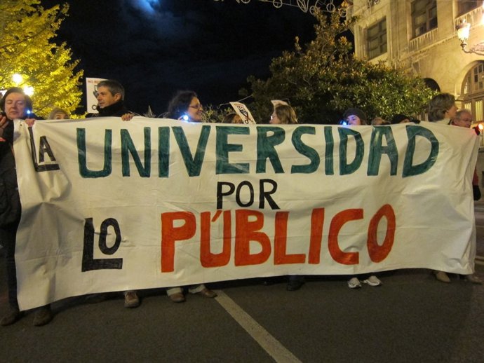 Manifestación contra los recortes en la UC