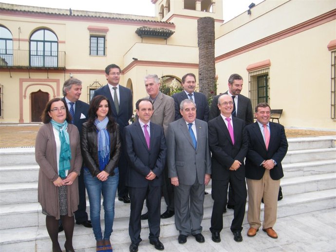 Los ponentes antes del encuentro.