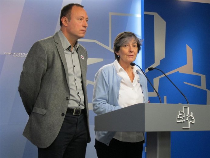 Laura Mintegi con Juanjo Agirrezabala