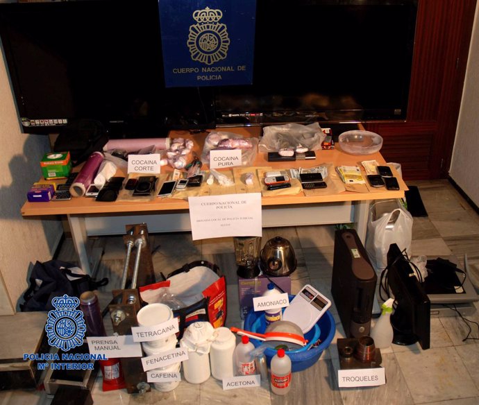 Efectos intervenidos tras desmantelar un laboratorio de cocaína en Castalla