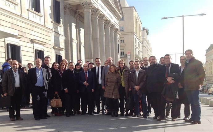 Alcaldes piden en el Congreso reducción jornadas para acceder al PER