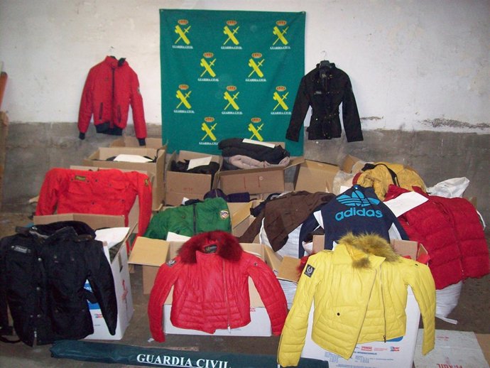 Material intervenido por la Guardia Civil.