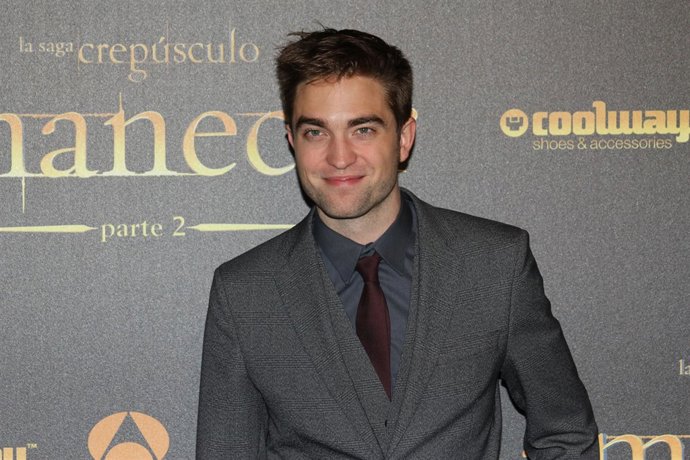 ROBERT PATTINSON