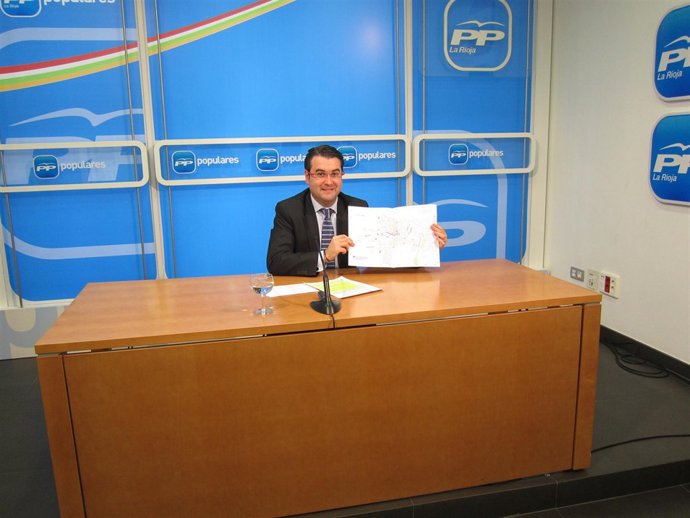 El portavoz del Grupo Municipal Popular de Logroño, Javier Merino