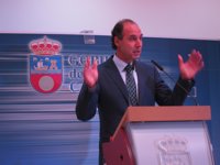 Diego tacha de "cinismo" las enmiendas del PRC, que pide suprimir altos cargos pero se opone a reducir diputados