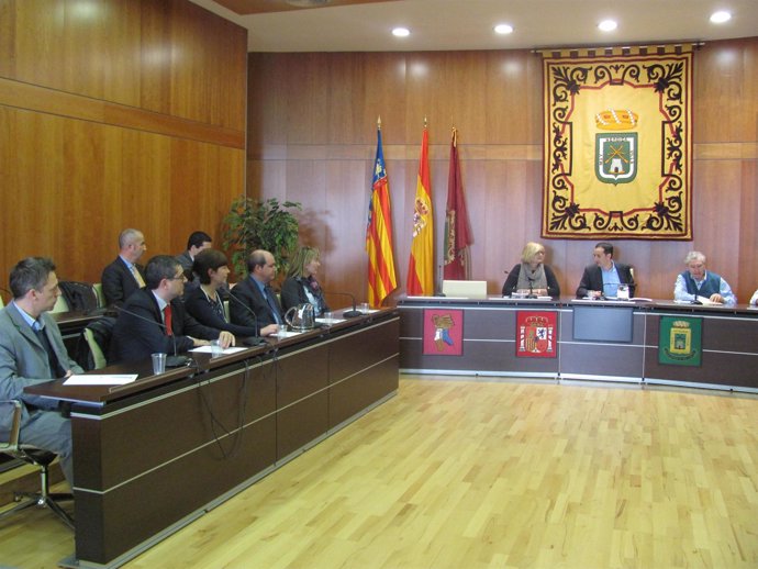 César Sánchez con representantes de bancos para frenar desahucios
