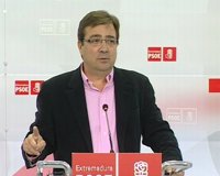 Vara enmarca petición de su comparecencia en la Comisión de Feval en la cercanía de la Asamblea de IU