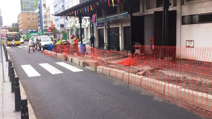Trabajos de ampliación de acera en calle Eduardo Benot