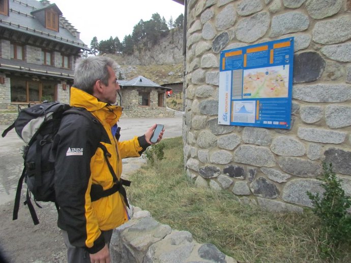 Montañero utiliza el sistema de Tecnalia. 