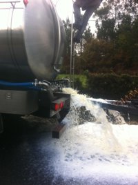 El segundo día de huelga elevará a 12.000 las toneladas de leche sin vender