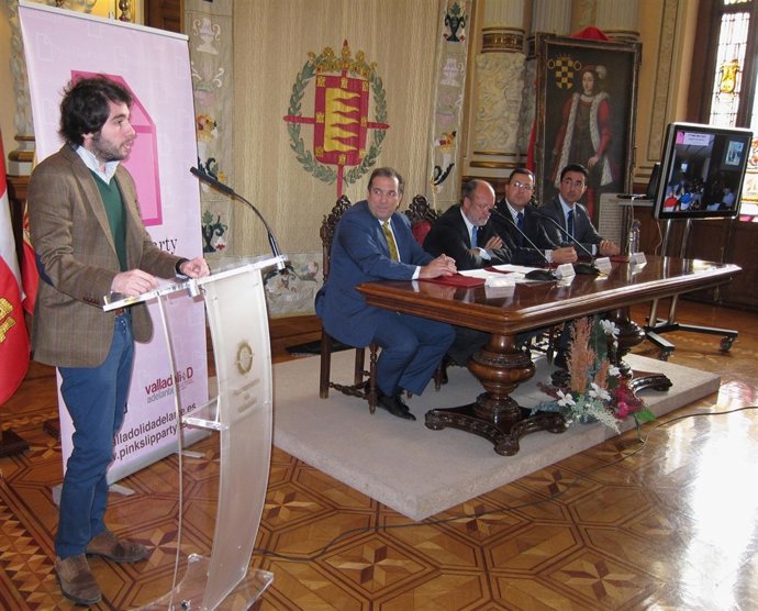 Uno de los demandantes que encontró empleo tras la 'Pink Slip Party'