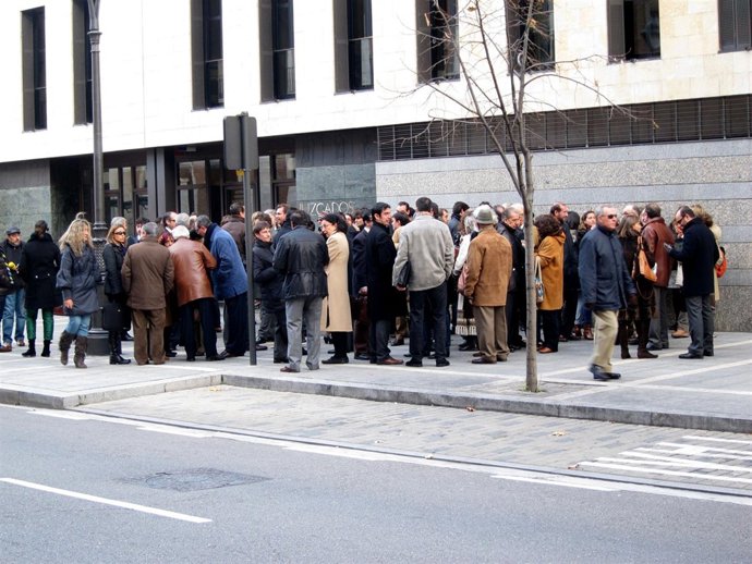 Abogados de Valladolid concentrados frente al Edificio de los Juzgados.
