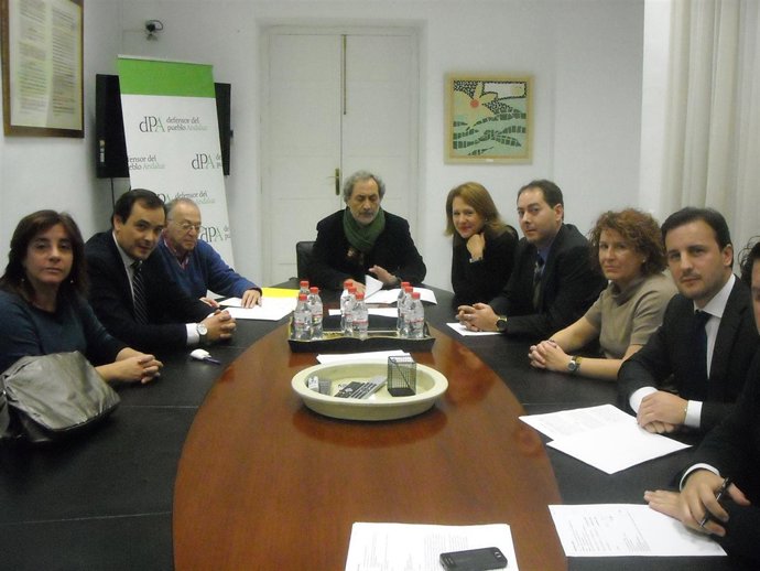 Reunión de abogados del turno de oficio con el defensor del pueblo, José Chamizo