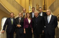 Cospedal se muestra en contra de "manosear" la Constitución 