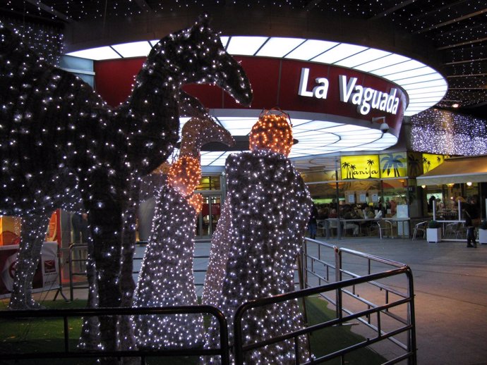 Iluminación navideña en La Vaguada