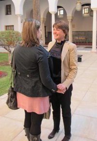 Cortés exige a los bancos "rescatados" que inviertan los 37.000 millones de "paga extraordinaria" en parar desahucios