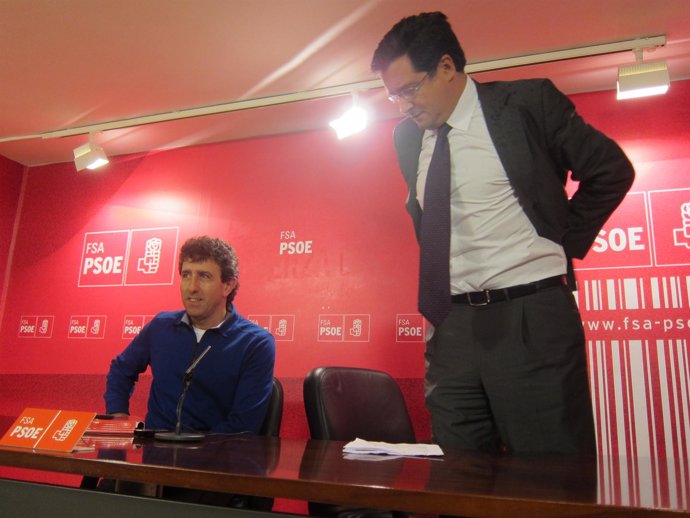 Gutiérrez (izquierda) y López, antes de iniciar la rueda de prensa.