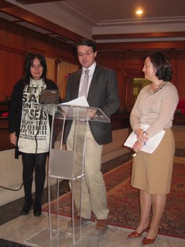 Los concejales Ana Tamayo, José María Bellido y Laura Ruiz