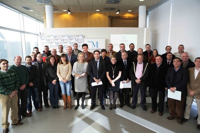 Entrega de planes de emergencia en la Diputación.