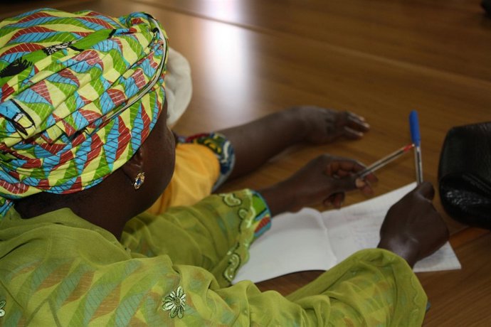 Entrega de material escolar a Níger con Mensajeros de la Paz