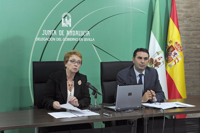 A la derecha de la imagen, Javier Fernández.