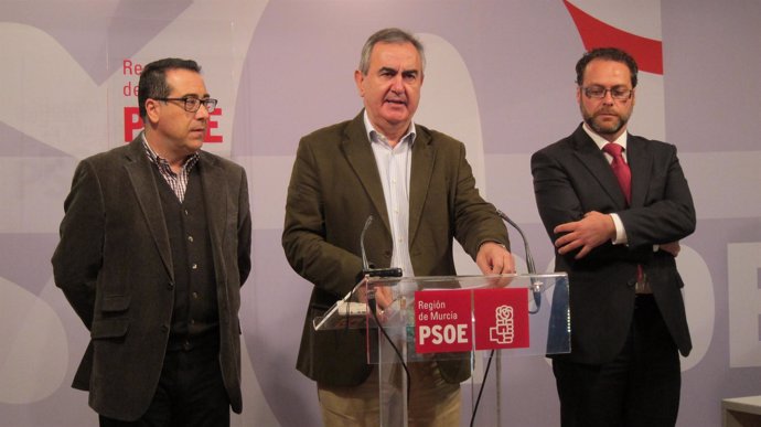 Tovar junto al diputado regional Francisco Abellán y José Miguel Muñoz