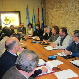 Reunión Entre Responsables De Bienestar Social Y La FACC