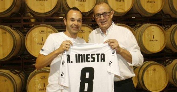 Iniesta con la camiseta del Albacete