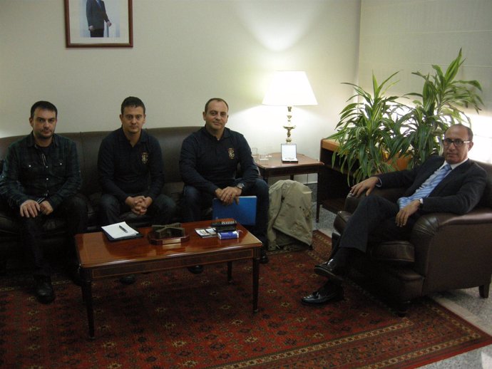 Reunión entre el delegado del Gobierno en Melilla y la Aprogc