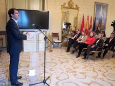 El alcalde de Salamanca da a conocer el gasto social en 2013 en presencia de alg