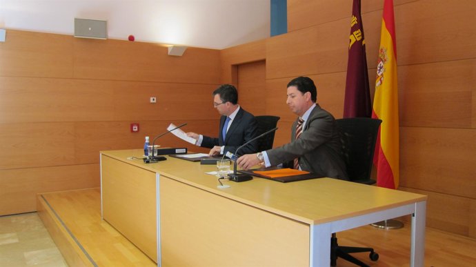 Seviklla junto a Ballesta en rueda de prensa al término del Consejo de Gobierno