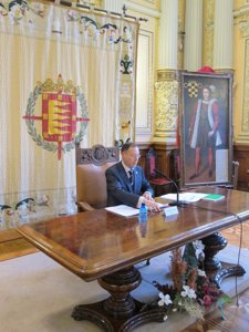 El concejal de Hacienda, Alfredo Blanco, presenta los Presupuestos para 2013