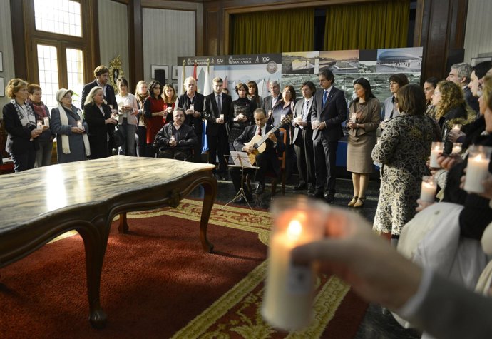 Acto contra la violencia de género