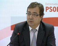 Vara destaca que el Gobierno extremeño y el español "están rozando el ridículo" con el tema de la paga extra