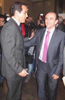 Nieto con el consejero de Turismo en un acto en Córdoba