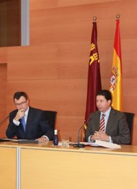 Ballesta dice que no hay previsión de mayores recortes y que la voluntad del Gobierno "no es ir un centímetro más allá"