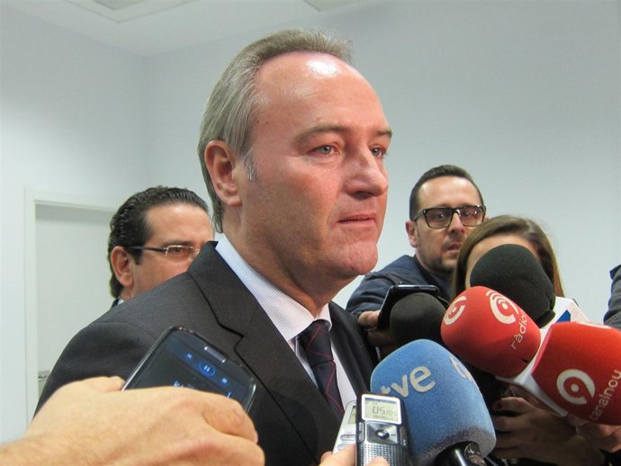 Fabra atiende a los medios en Requena