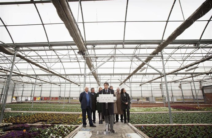 El presidente regional, Ignacio González, visitando el Centro La Veguilla