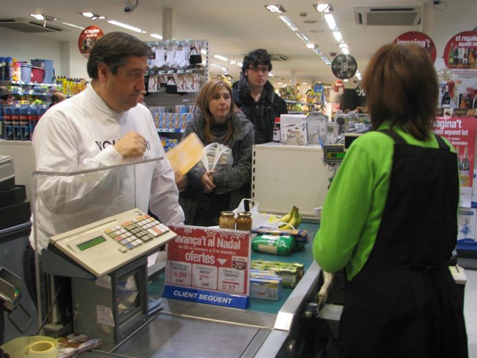 El conseller Josep Maria Pelegrí participa en el 'Gran Recapte'